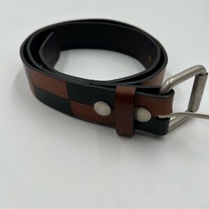 Checkered leather 1.25” belt youth L/XL. Will fit waist 28.5-34.5. Brown & black
